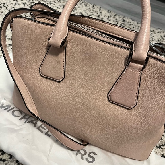 Authentic Michael Kors Pink handbag - Picture 7 of 16